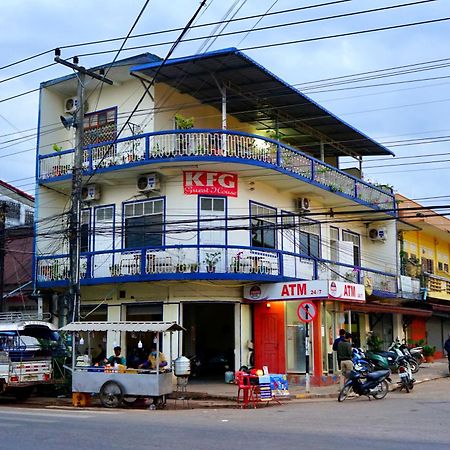 Kfg Guesthouse Thakhek Exteriör bild