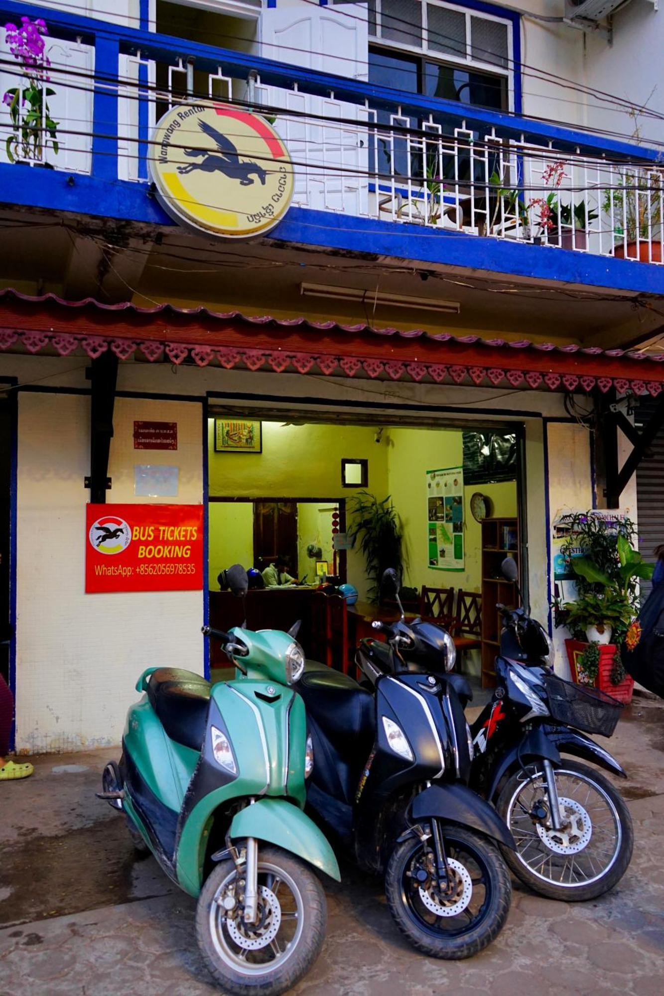 Kfg Guesthouse Thakhek Exteriör bild